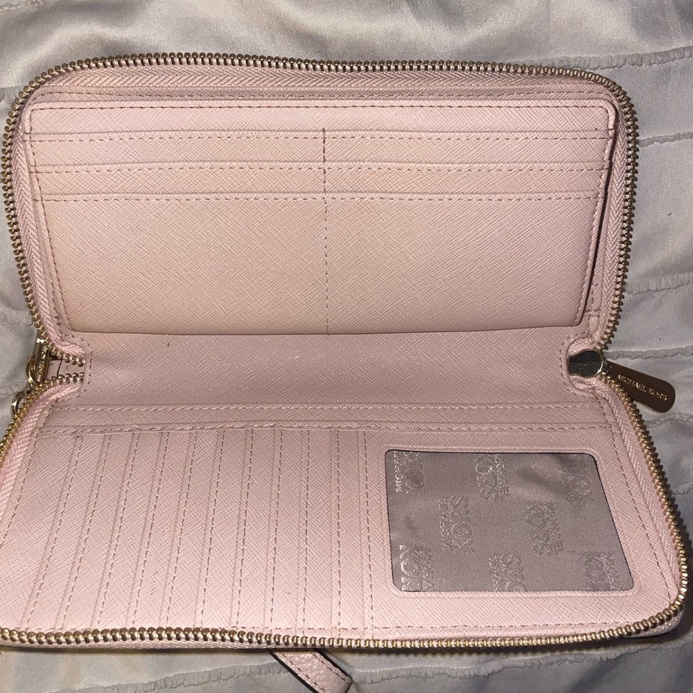 Michael Kors Wallet - Picture 2 of 3